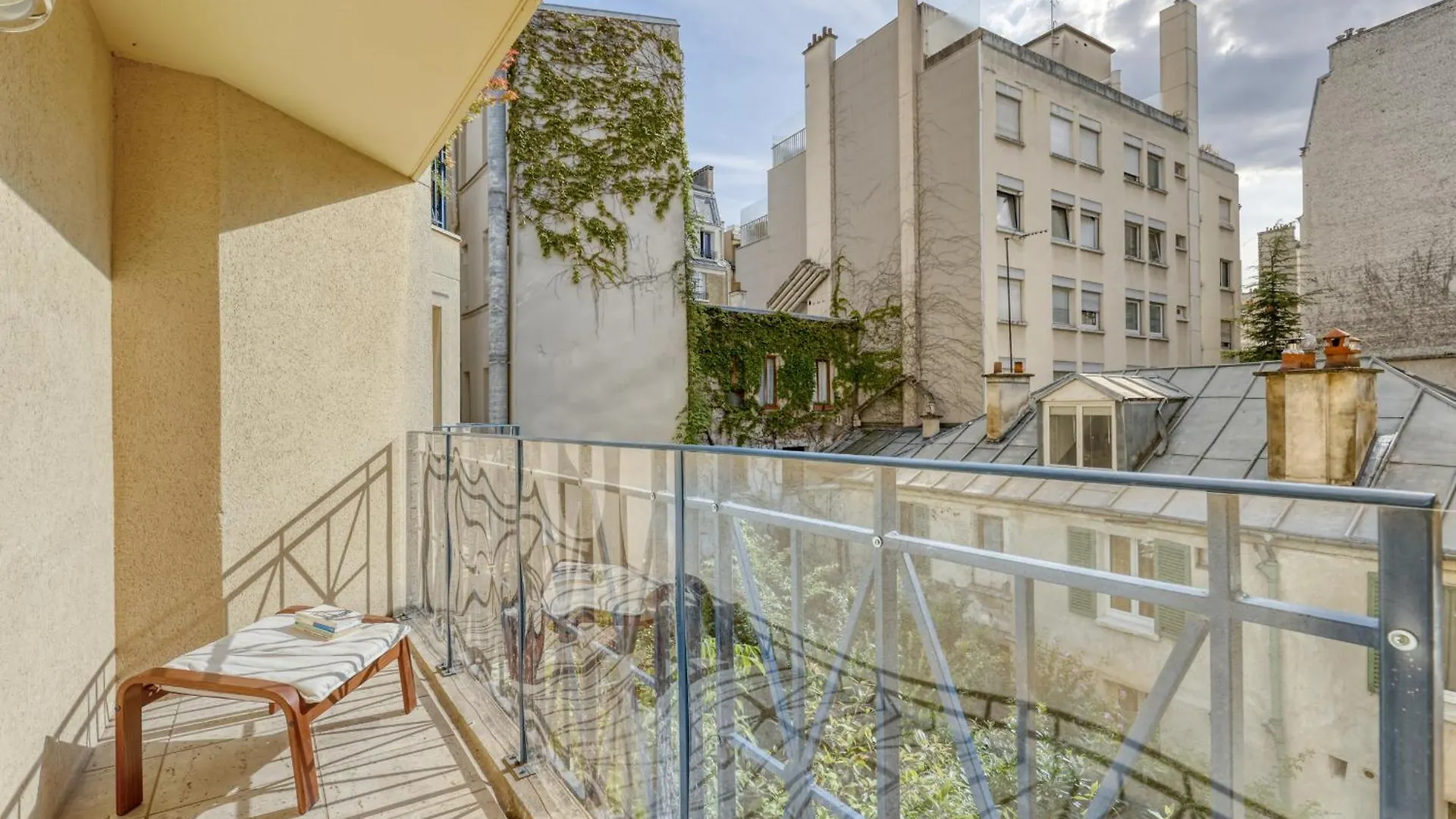 Superb Flat With Balcony - Near Notre-Dame - Paris 05 Apartment